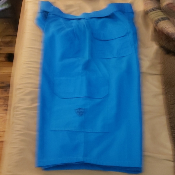 Men shorts and matching belt - Picture 3 of 3